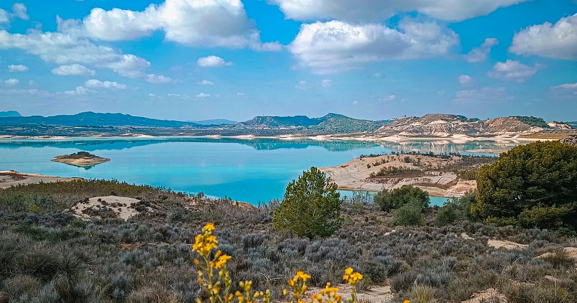 Водохранилище Эмбальсе де ла Педрера (Embalse de la Pedrera)