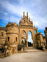 Памятник Коломаресу (Castillo de Colomares) фото